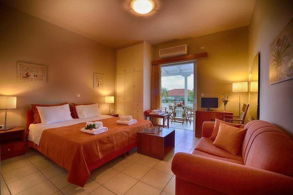 Theoxenia Hotel Apartments Chrani Pokoj fotografie