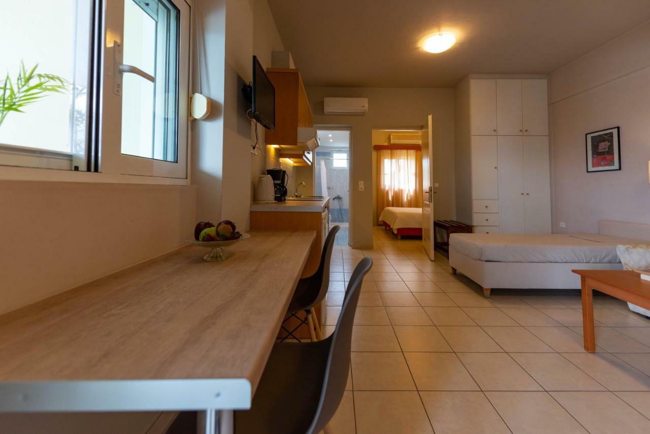 Theoxenia Hotel Apartments Chrani Exteriér fotografie
